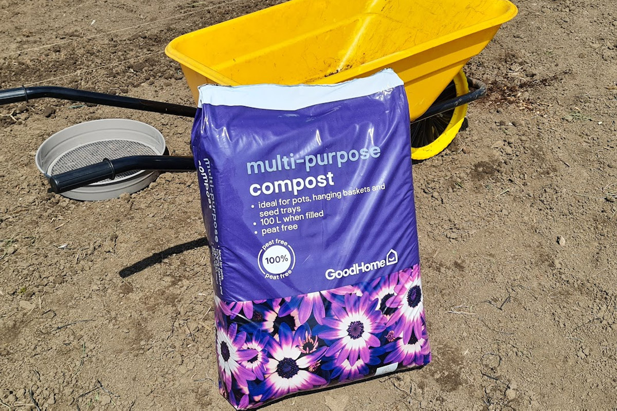 What Is The Best Peat Free Compost? My Trial! - Patient Gardener