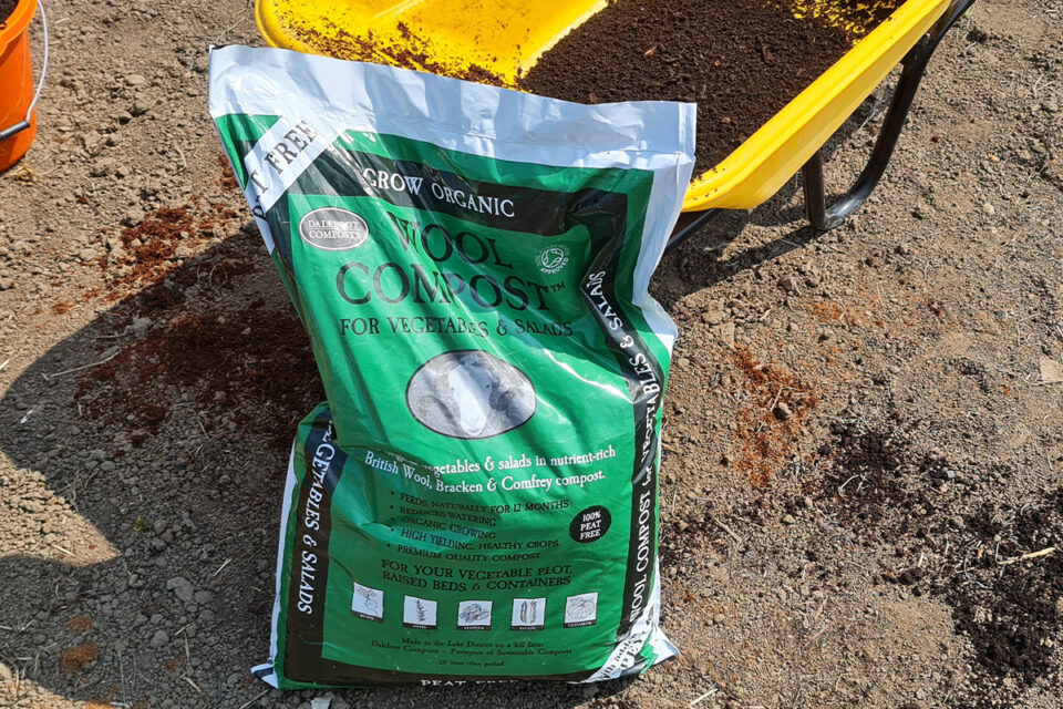 What Is The Best Peat Free Compost? My Trial! - Patient Gardener
